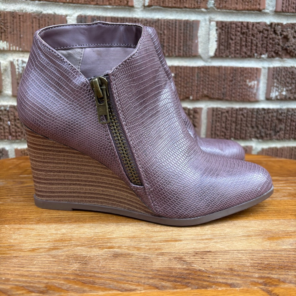 Journee Collection Mauve Lizard-Embossed Wedge Booties